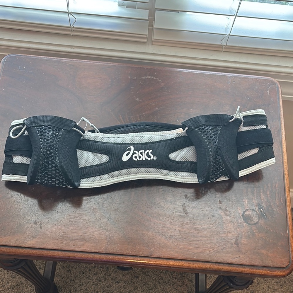 ASICS Black and Gray Fitness Belt